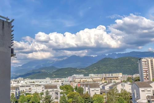 Photo de la galerie de l'établissement Maupassant: T1bis lit 160 - clim - parking gratuit, à Grenoble