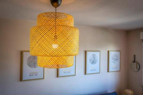 Photo de la galerie de l'établissement Maupassant: T1bis lit 160 - clim - parking gratuit, à Grenoble