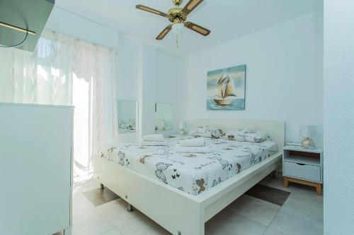 232 Lovely Mar Azul