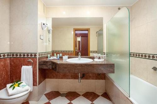 Koupelna v ubytování Hotel Best Tenerife