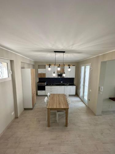 Katil atau katil-katil dalam bilik di The White Lodge