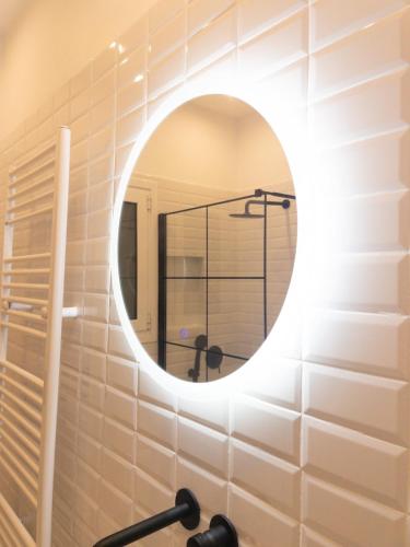 NobleNotes - Victor Suite Central Athens