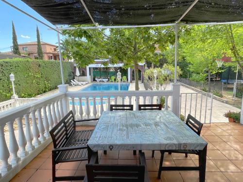 Patio nebo venkovní prostory v ubytování Villa Flores