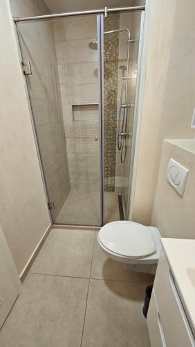 Un baño de YFB I 130m2 Designwohnung mit 2 Bädern