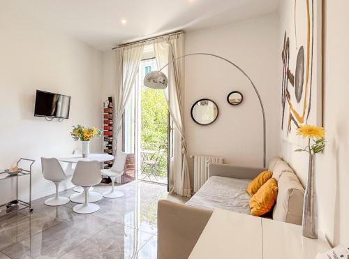 Casa Alberto da Giussano, elegante bilocale in centro con balcone sul parco