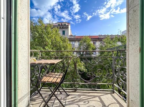 Casa Alberto da Giussano, elegante bilocale in centro con balcone sul parco