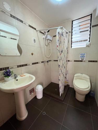 Kylpyhuone majoituspaikassa Cusco Rooms