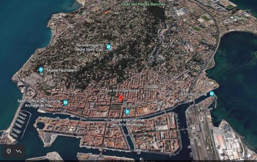 Une carte de la ville d'amsterdam dans l'établissement LE BARBUSSE Coeur de Ville Superbe Déco Climatisé, à Sète