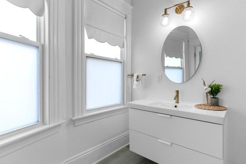 Studio 2 ~ Private BDRM, Minimalistic Feel – Photos 3