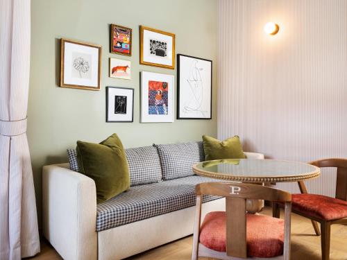 Palihouse Hyde Park Village Image