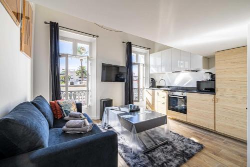 Quiet apartment - parking and secure residence