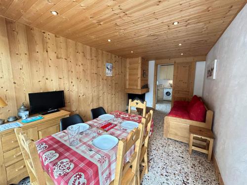 Appartement aux Gets - Terrasse, Cheminée, Proche Centre, Classé 2 Étoiles, 4 Pers.
