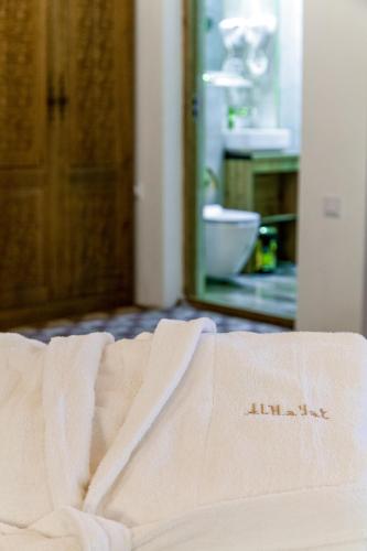 Letto o letti in una camera di AL-HAYAT