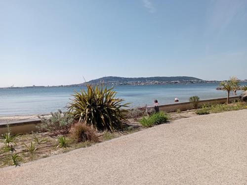 APPARTEMENT CLI%ATISE ET PARKING PRIVE