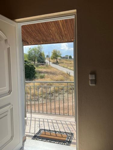Fotografie z fotogalerie ubytování Xenia's Seaview House v destinaci Paralía Avlídhos
