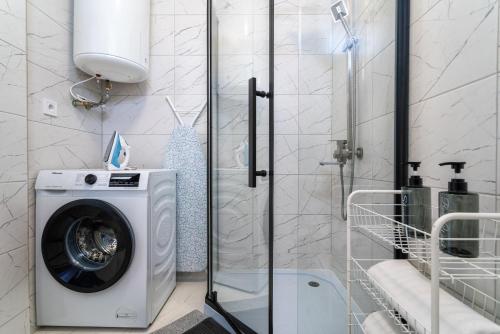 Apartment with 3 Swimming pools near the Old Town