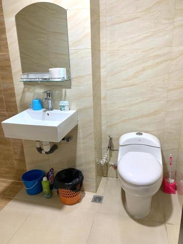 Ένα μπάνιο στο Wiwi Formosa Residence - Kitchen-Balcony-Netflix