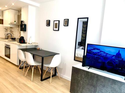 Apartamento PREMIUM con Piscina - Recepción 24 hs