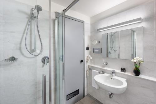 Koupelna v ubytování Smart Hotel King, by R Collection Hotels