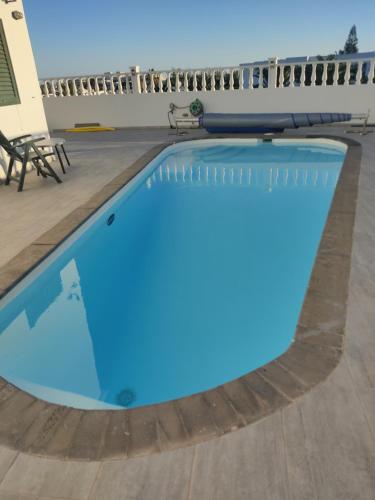 Hồ bơi trong/gần 3 Private rooms - 3 habitaciones privadas shared duplex Gara with private pool