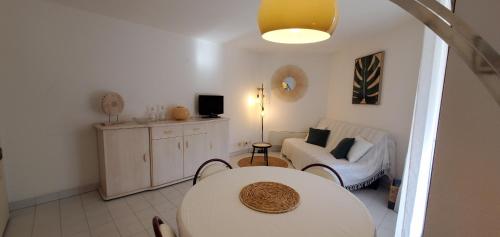 Frejus Plage LA MIOUGRANO, T2-3 49m2, 5 personn