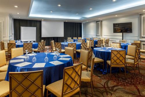 Ruang duduk di Crowne Plaza Panama by IHG