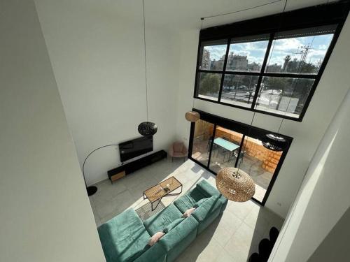 Menahem Arber Pool 5 Bedroom