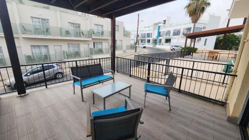 Cozy studio with terrace, sea views, near beaches and amenities