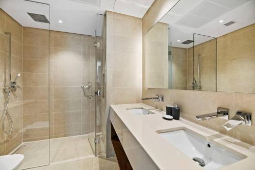 Koupelna v ubytování StoneTree - Modern Living in Dubai Marina