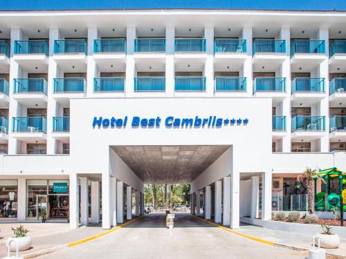 una rappresentazione esterna della migliore caribelia dell'hotel di Hotel Best Cambrils a Cambrils