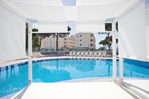 La alberca dentro o cerca de Hotel Best Cambrils
