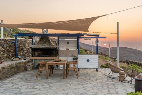 Gallery image of Mitato View Serifos Platis Gialos in Serifos Chora