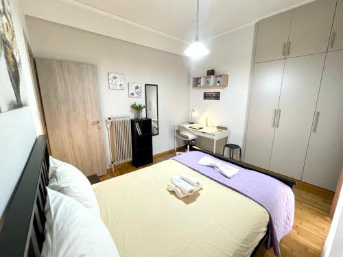 Modern & Quiet 4th Floor Flat - 3' from Metro