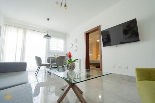 Μια τηλεόραση ή/και κέντρο ψυχαγωγίας στο Soha suites I