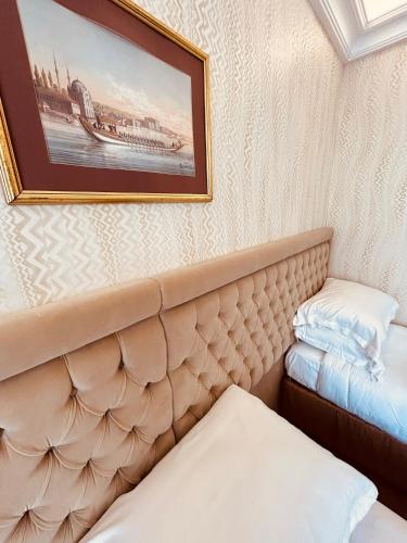 Postel nebo postele na pokoji v ubytování Lily Rooms