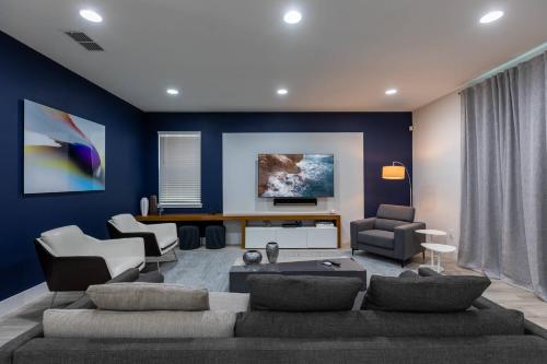 Comfy Modern House w Pool Perfect Location photo 35