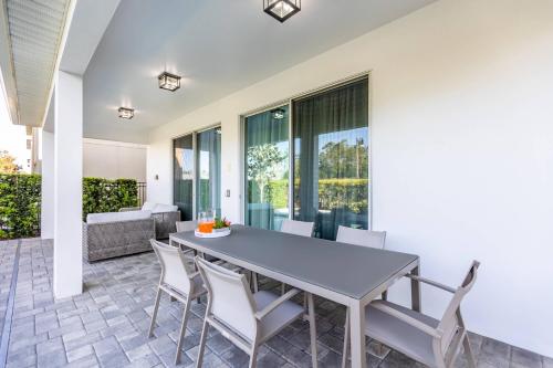 Comfy Modern House w Pool Perfect Location photo 95