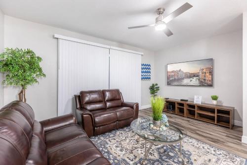 3BR Townhouse w Perfect Location photo 18
