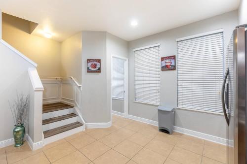 3BR Townhouse w Perfect Location photo 30