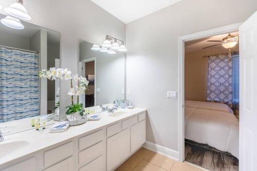 3BR Townhouse w Perfect Location photo 4