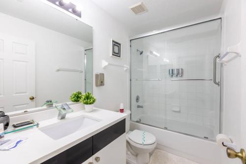 4br House w Perfect Location Pool and Much More photo 63