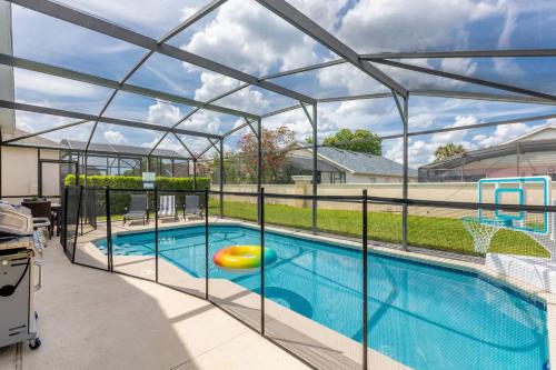 4br House w Perfect Location Pool and Much More photo 82