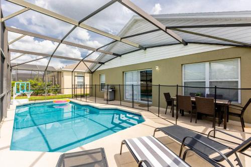 4br House w Perfect Location Pool and Much More photo 65