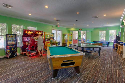 4br House w Perfect Location Pool and Much More photo 49