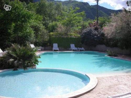 Sud Ardeche joli chalet clim piscine rivière LE CERF Village du serre