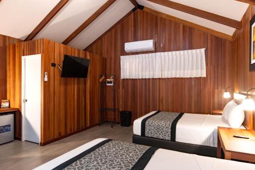 WAKAYA ECOLODGEにあるベッド