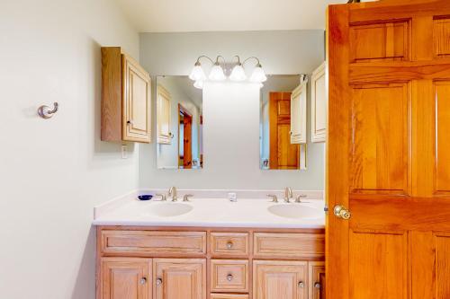 Ένα μπάνιο στο Town of Rehoboth Beach---311 Sandalwood St
