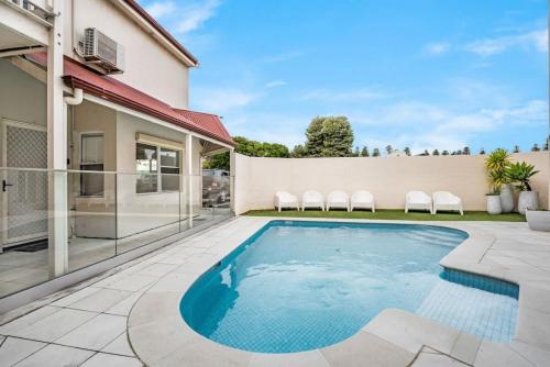Gambar di galeri bagi Seaside Victor Harbour Apartment di Victor Harbor