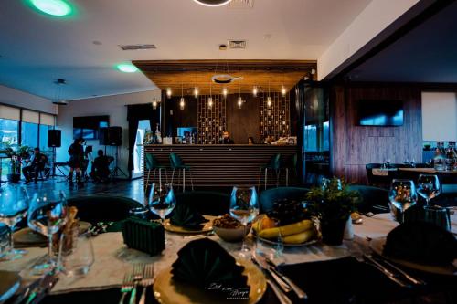 Restorāns vai citas vietas, kur ieturēt maltīti, naktsmītnē Poiana Verde Garden House