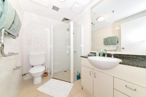 Ένα μπάνιο στο Beautiful apartment in Pyrmont